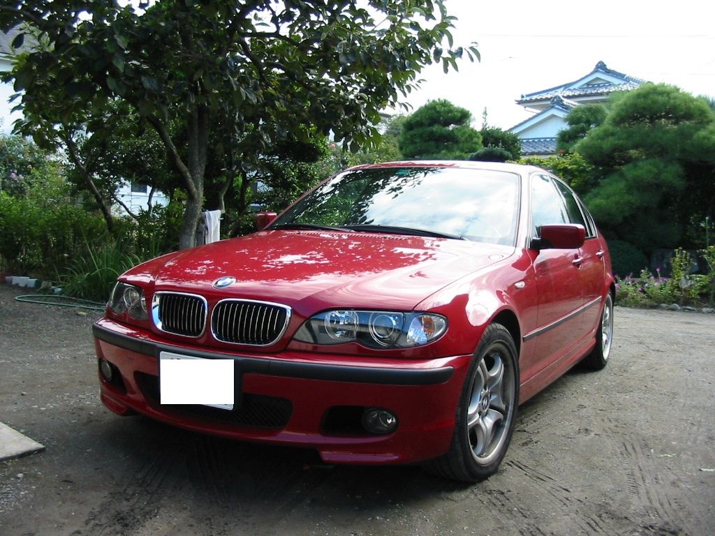 赤のBMW320