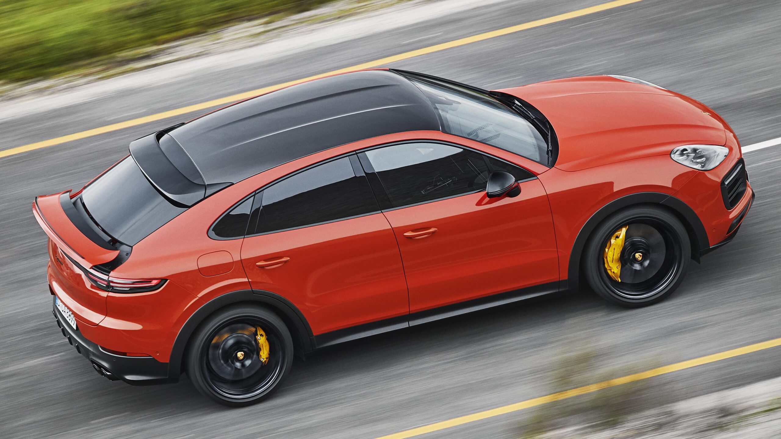 ポルシェ カイエンクーペ 可動式リアウィング