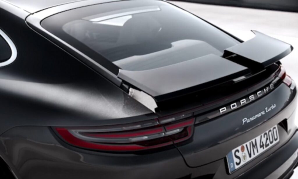 タイカンのアクティブリアスポイラー