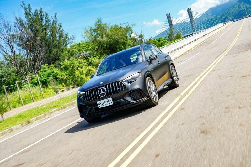 AMG GLC43 ワインディングロード