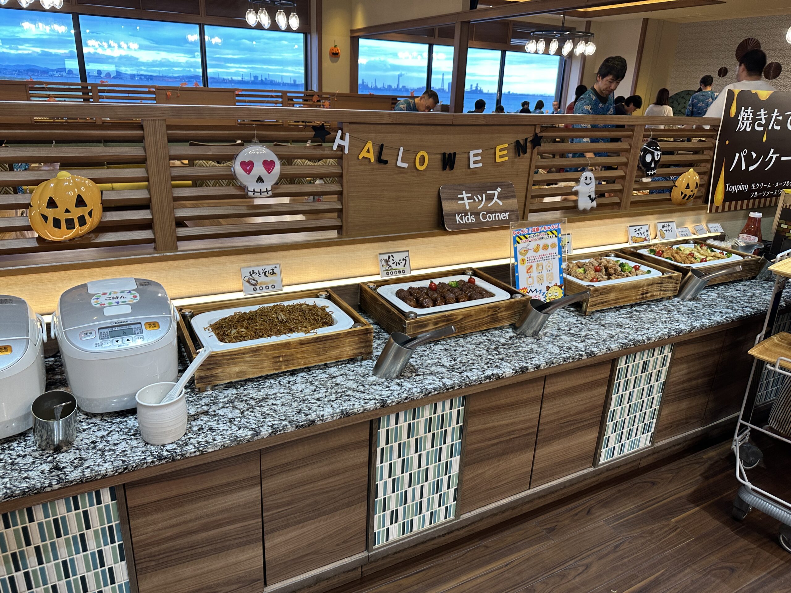 ホテル三日月 富士見亭の夕食バイキングにある子ども向け料理コーナー