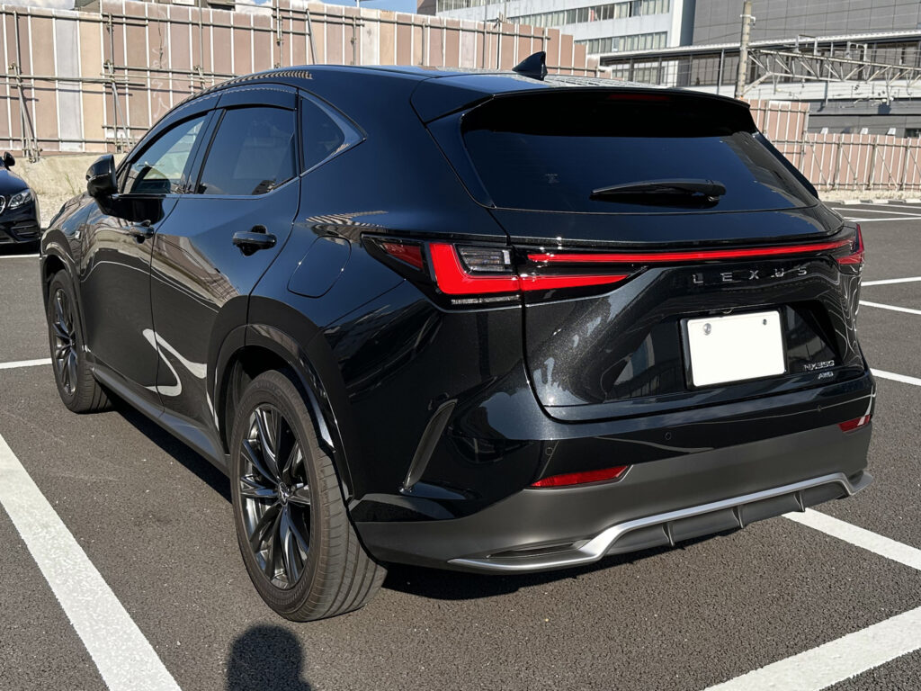 レクサスNX350 F SPORTを後方から見たボディデザイン