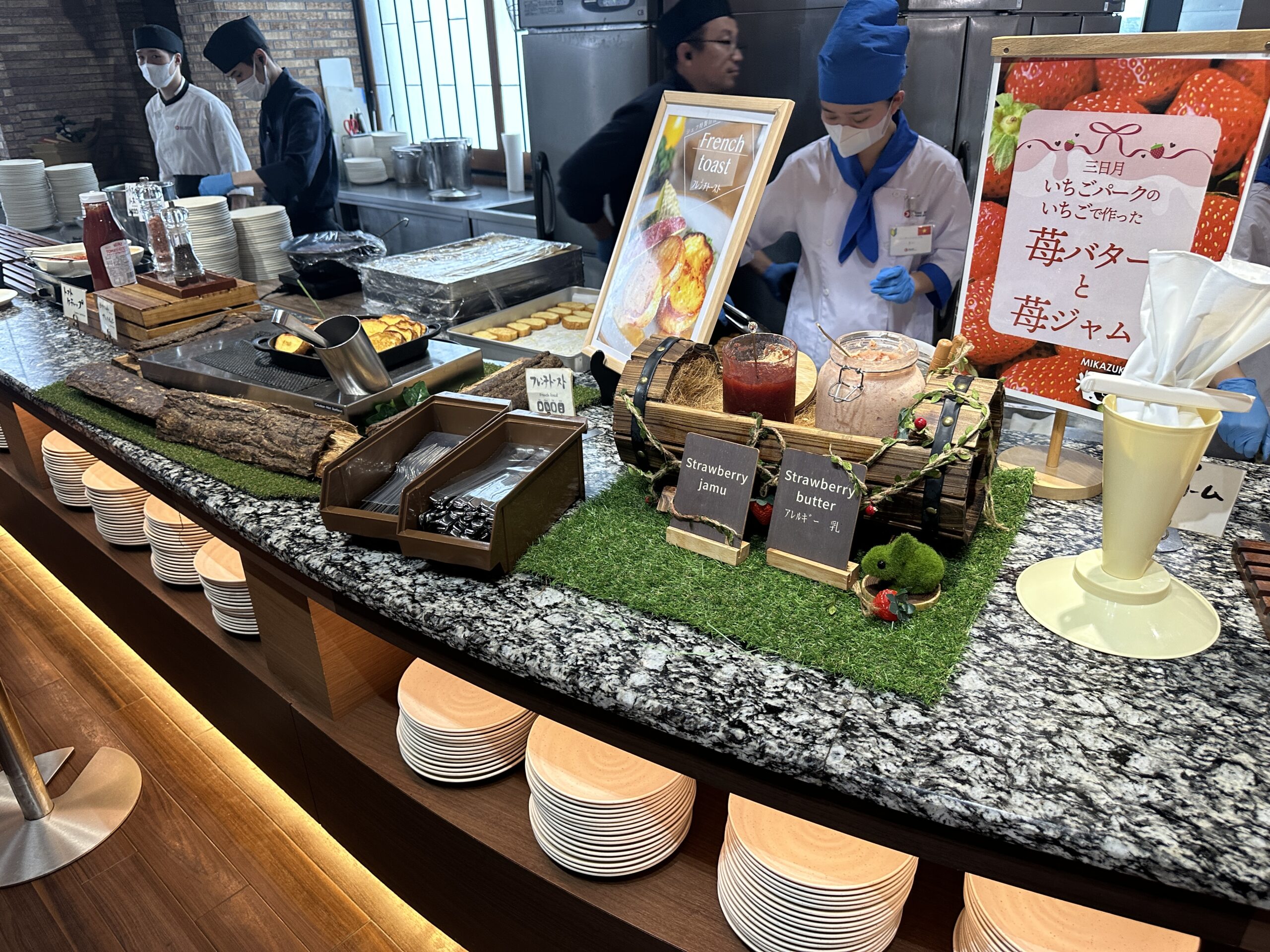 ホテル三日月 富士見亭の朝食で提供されるフレンチトースト