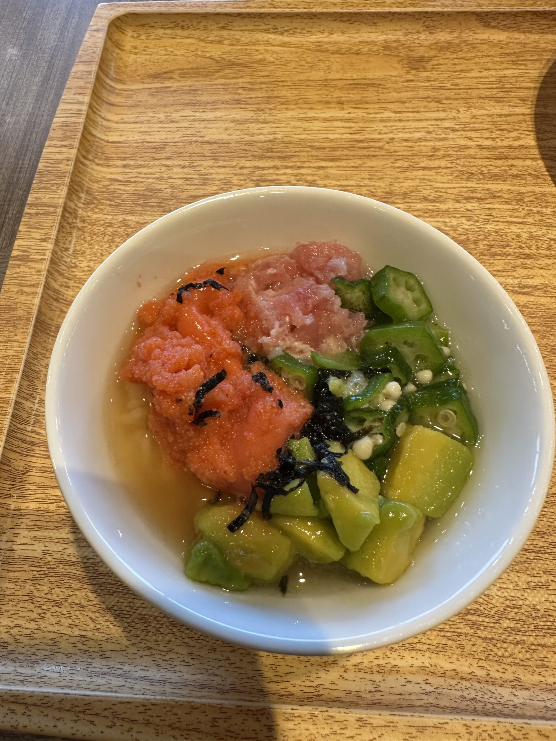 ホテル三日月 富士見亭の朝食で作ったおらが丼