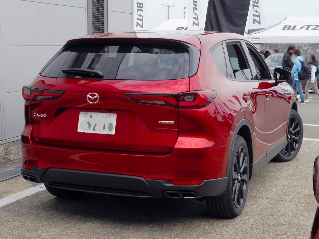 マツダ CX-60 XDを後方から見たリアスタイリング