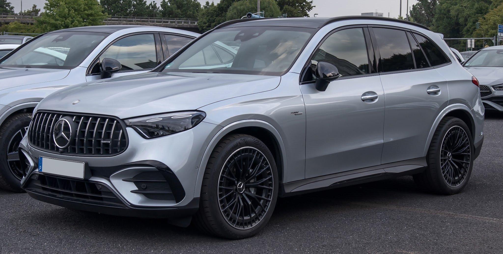 Mercedes-AMG GLC43 4MATICのフロント外観