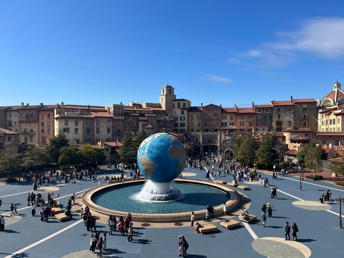 ディズニーシー全景（東京ディズニーシー・ステーション駅舎全景）