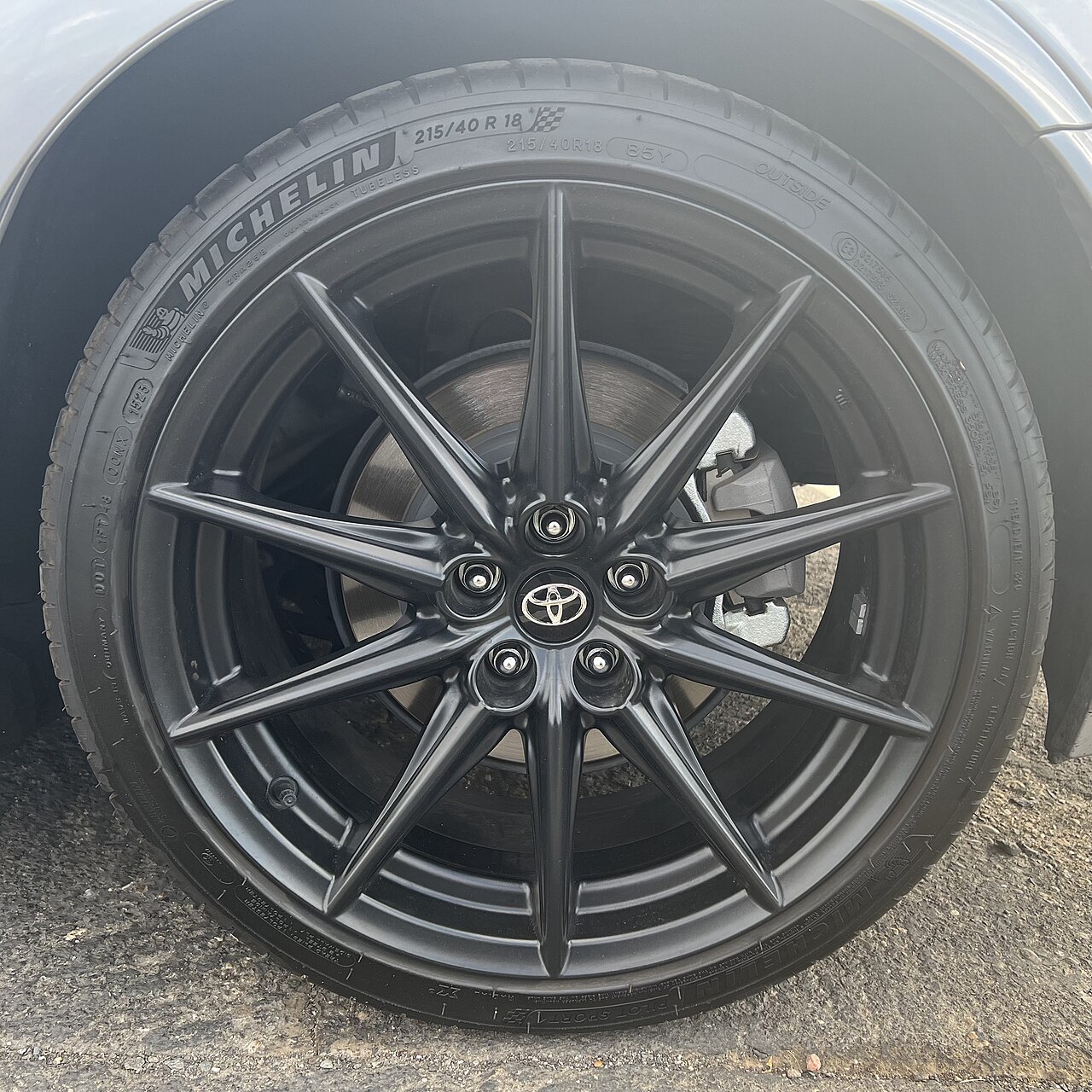 MICHELIN Pilot Sport 4を装着した自動車用ホイール